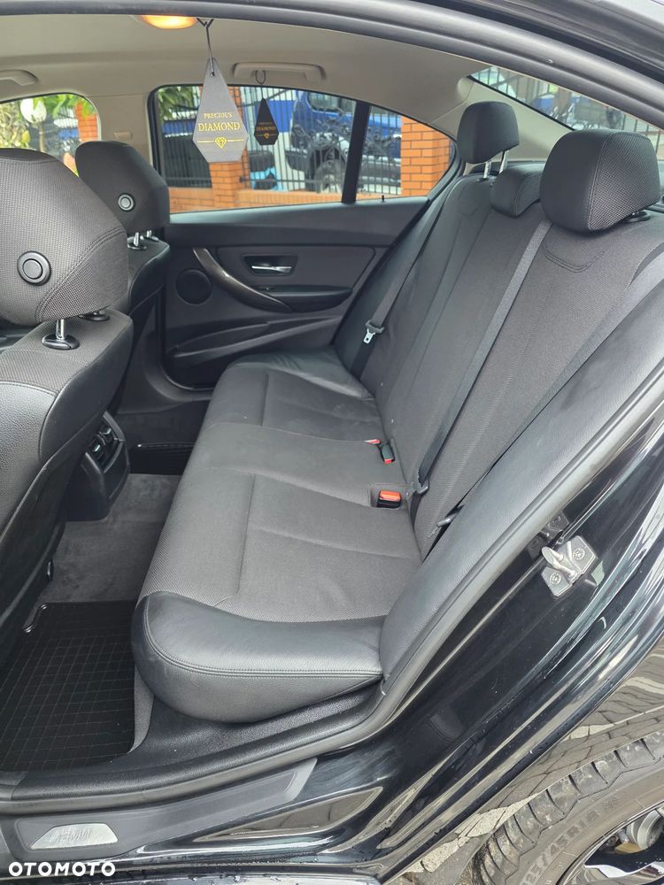 BMW Seria 3 - 27