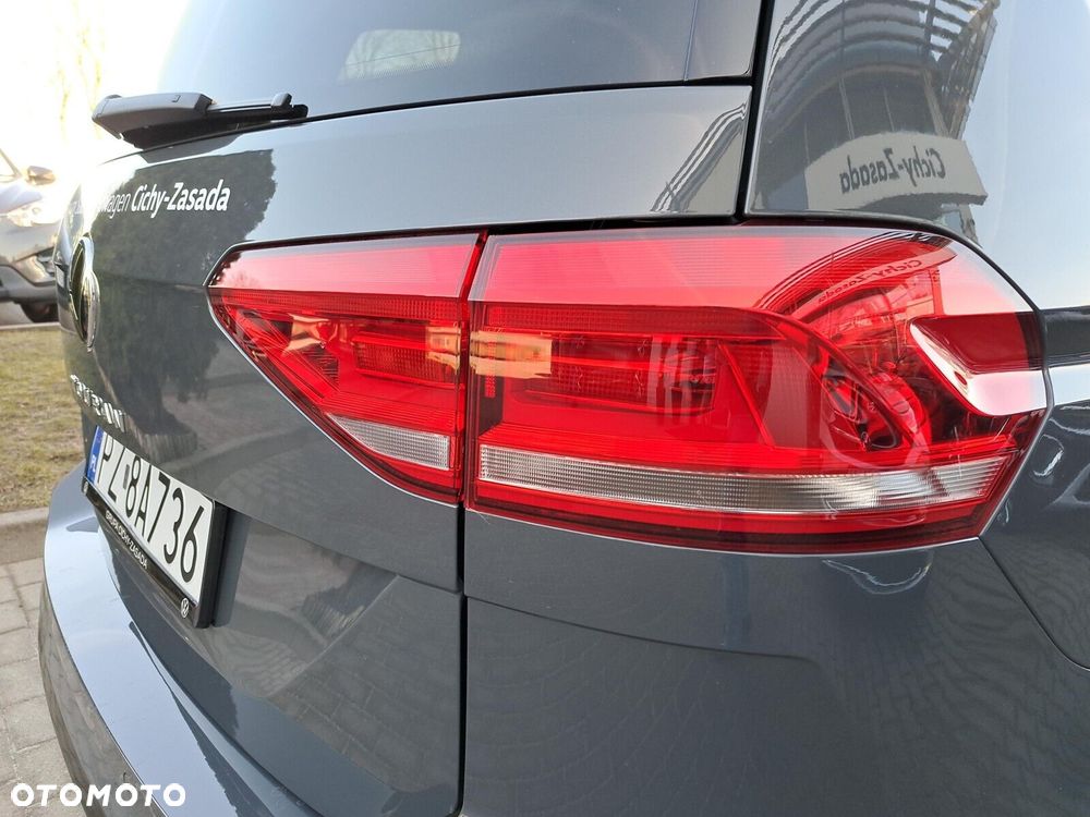 Volkswagen Touran - 29