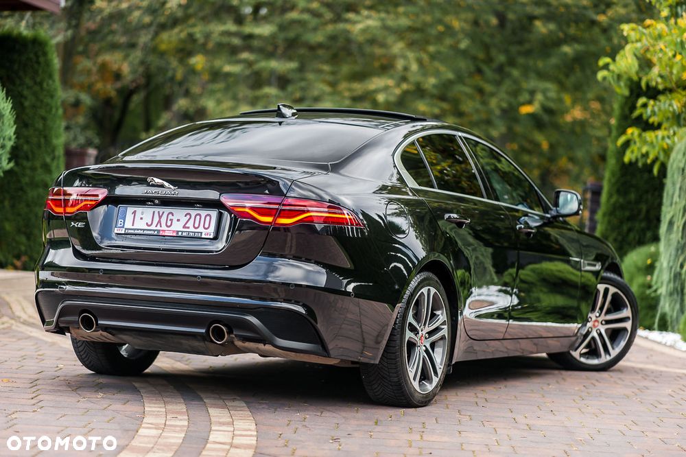 Jaguar XE 2.0 T Prestige - 7