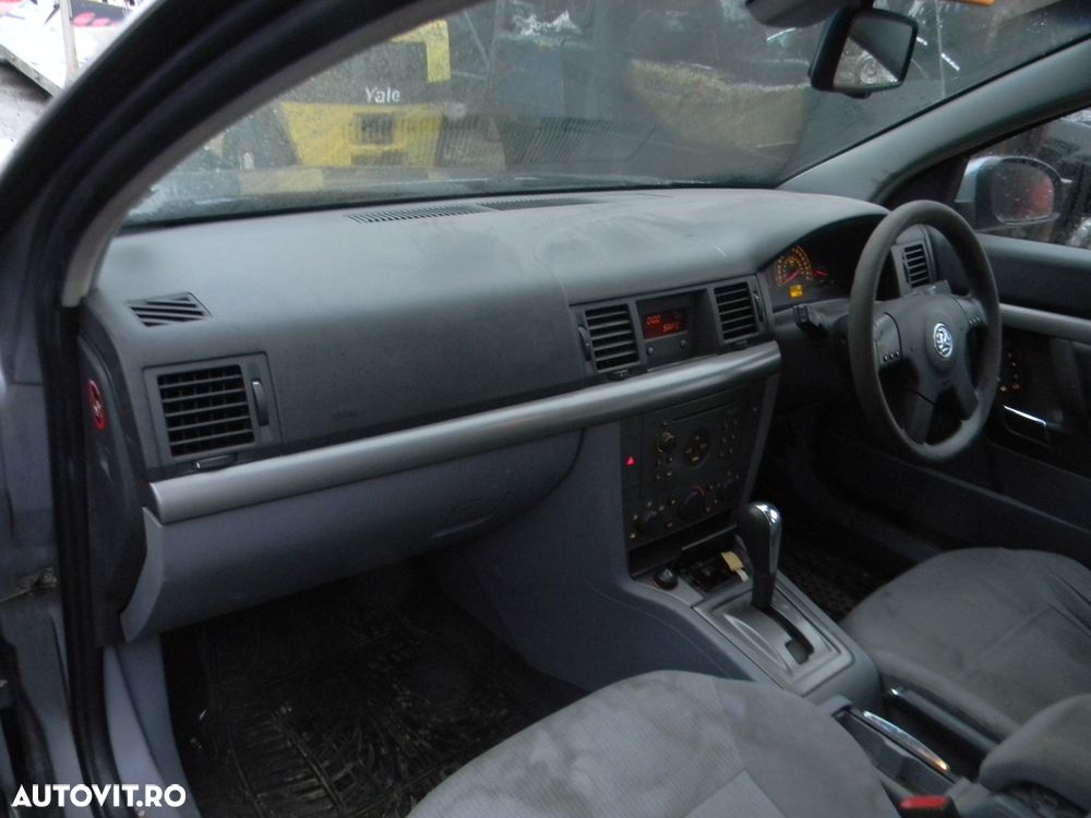 Dezmembrari  Opel VECTRA C  2002  > 2009 2.2 DTI Motorina - 29