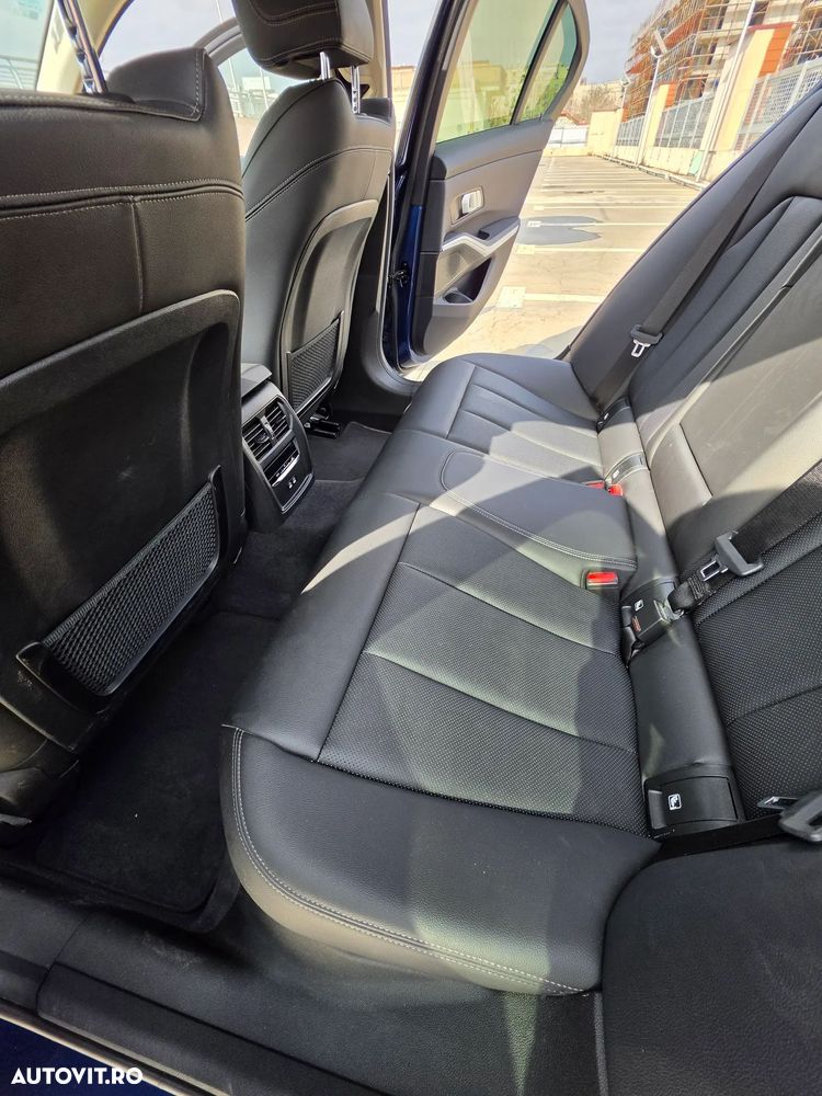 BMW Seria 3 320d xDrive AT MHEV - 23