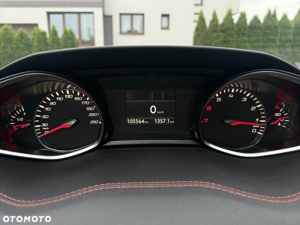Peugeot 308 1.6 e-THP GTi by Sport S&S - 23