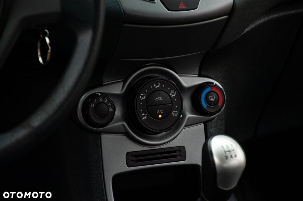 Ford Fiesta 1.4 Champions Edition - 25