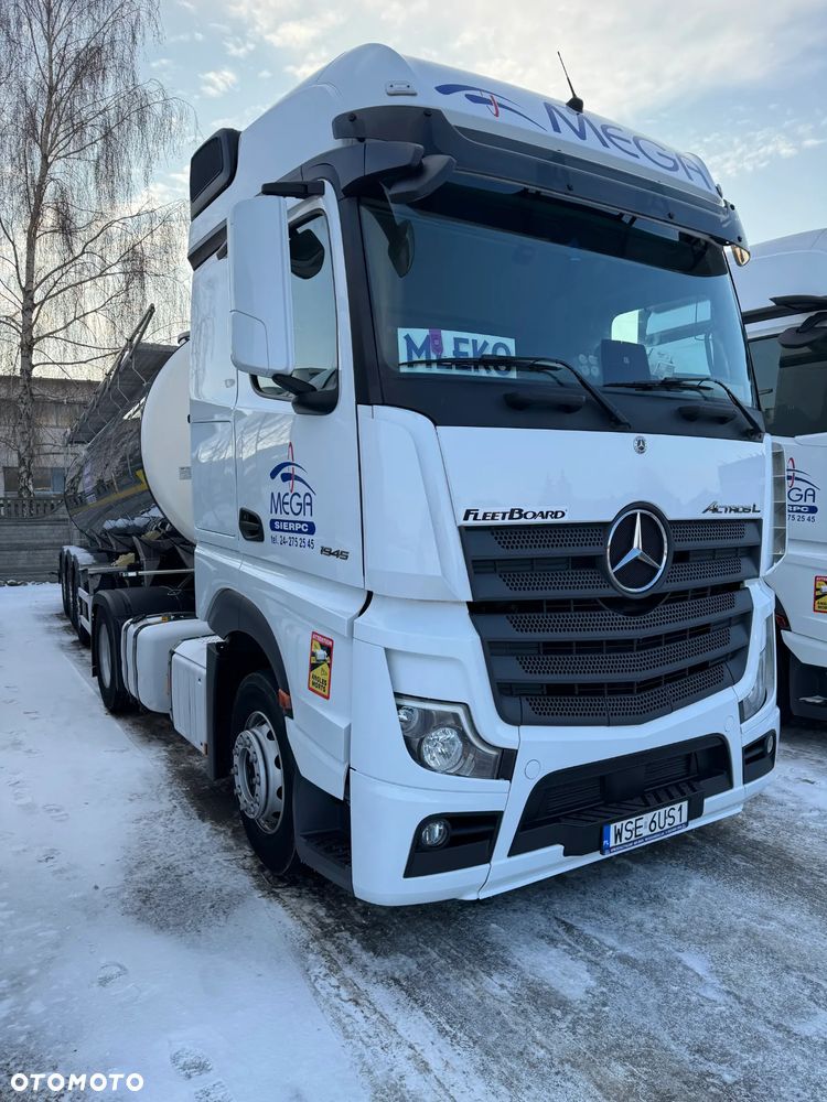 Mercedes-Benz Actros - 3