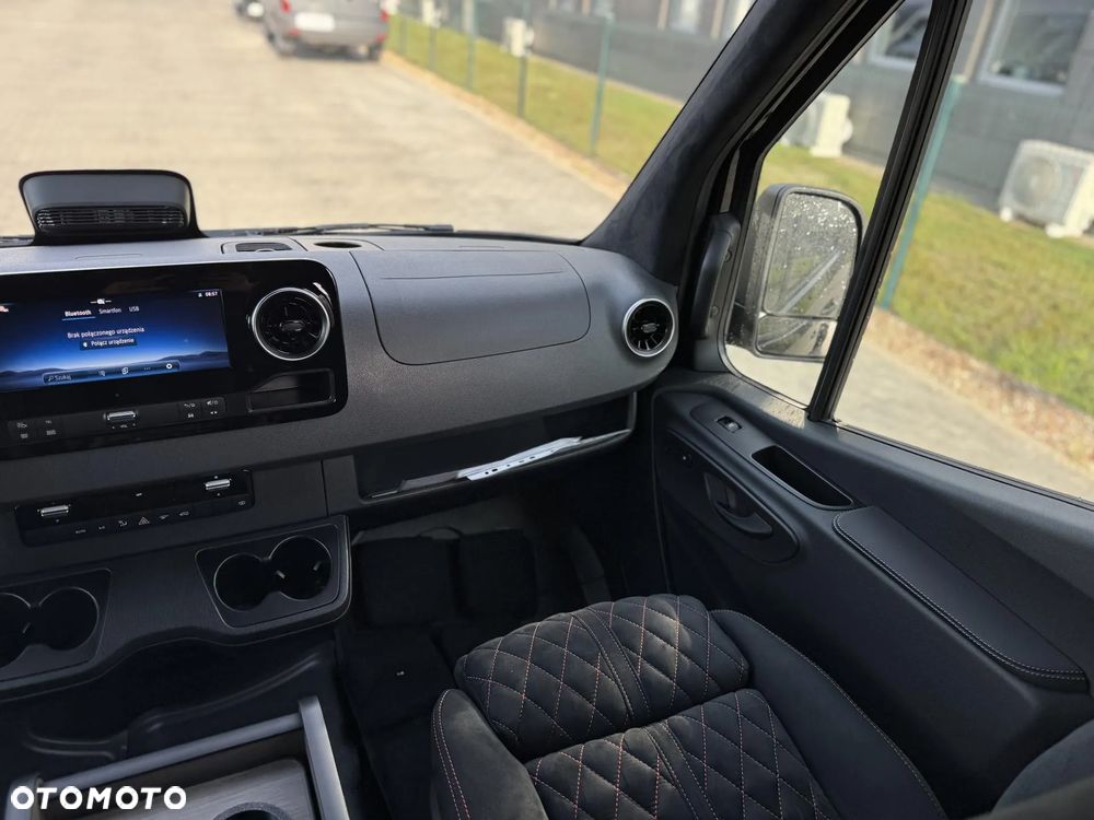 Mercedes-Benz Sprinter - 11