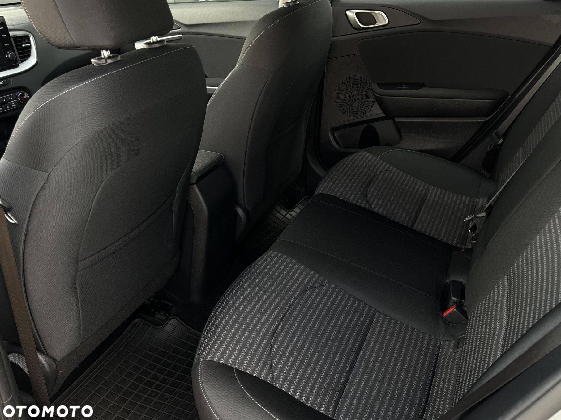 Kia Ceed 1.5 T-GDI M - 12