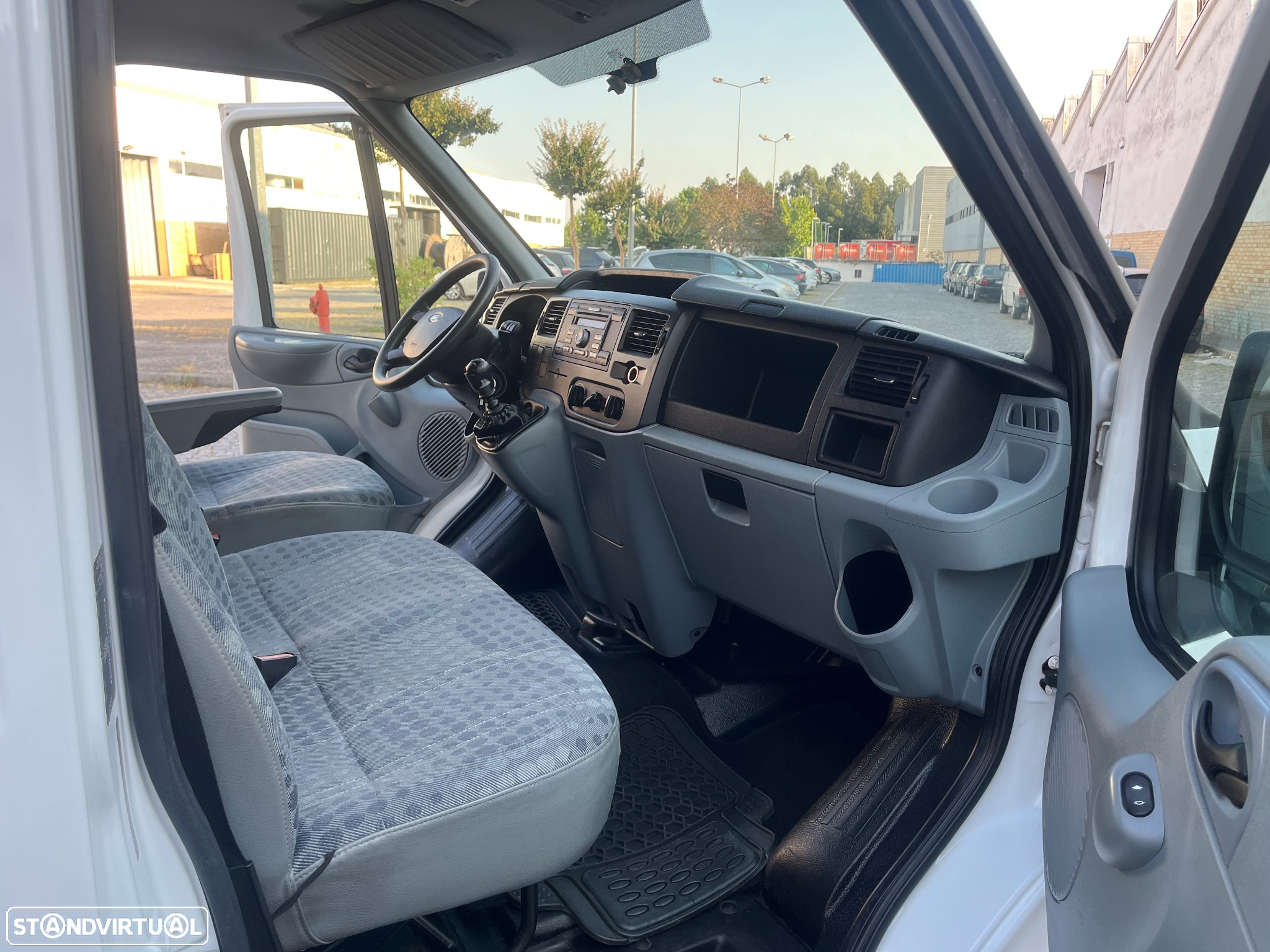 Ford TRANSIT/330L - 10