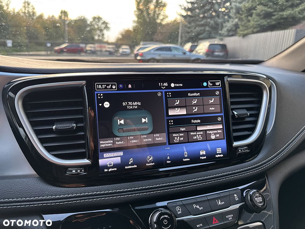 Chrysler Pacifica - 23