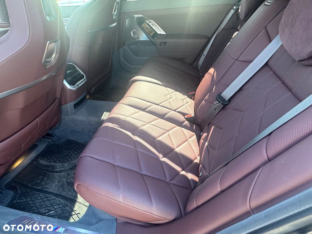 BMW Seria 7 740d xDrive mHEV Nero Lusso Edition sport - 26