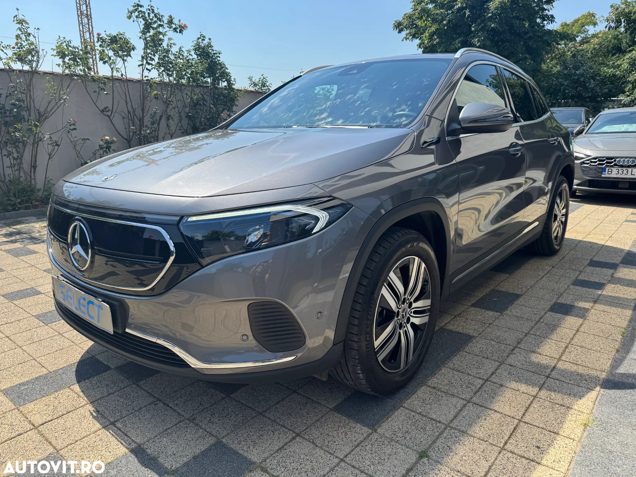 Mercedes-Benz EQA 300 4MATIC - 4