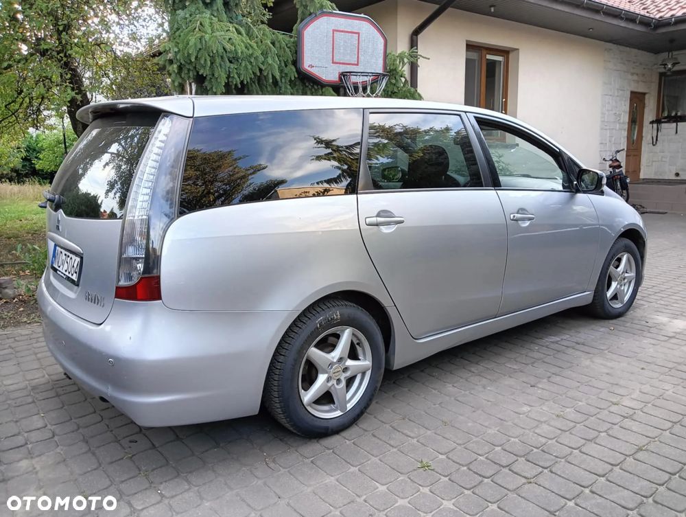 Mitsubishi Grandis 2.0 DI-D 6-Sitzer Intense - 4