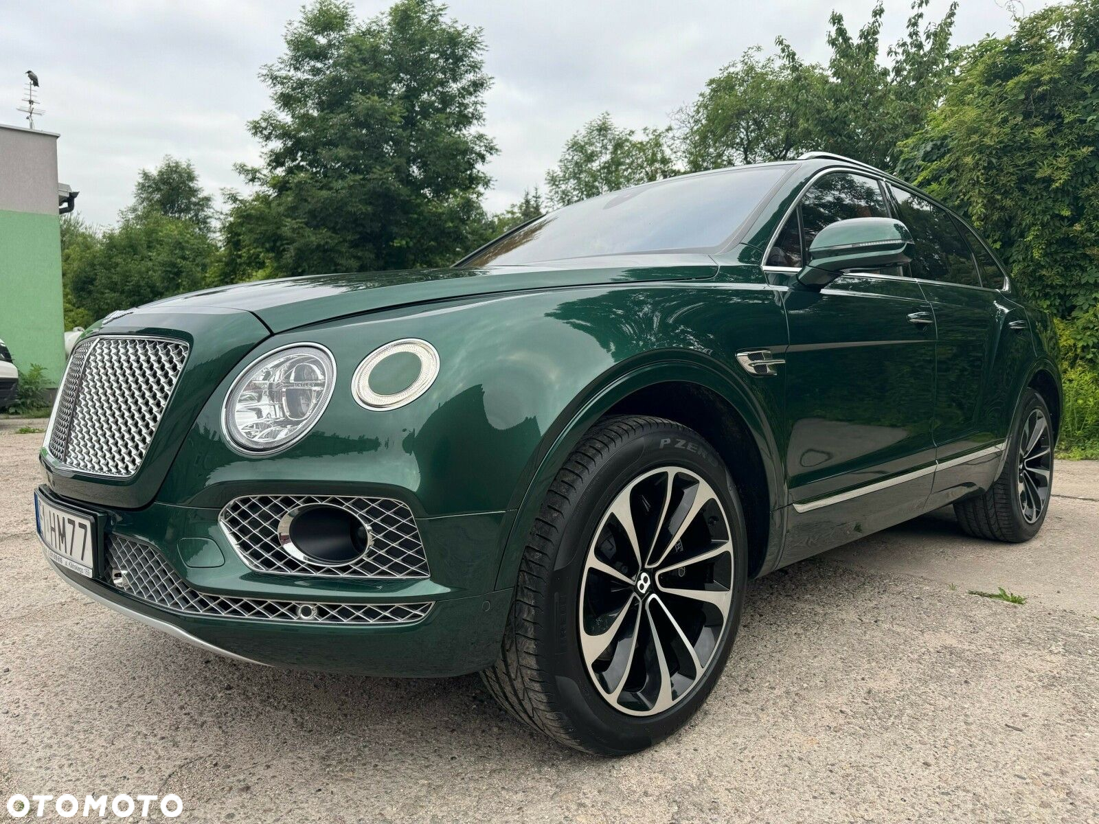 Bentley Bentayga - 2