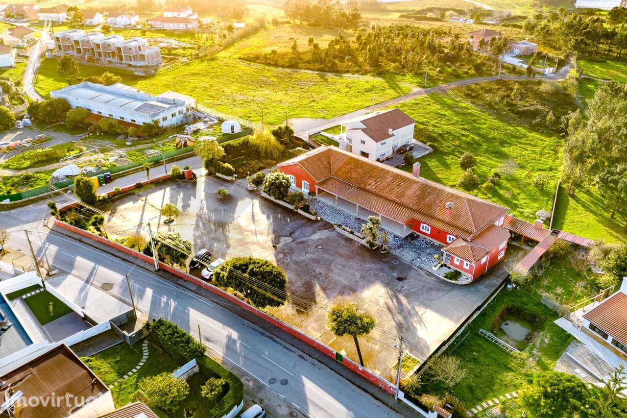 Espaço de Eventos em Torres Vedras com Projeto para 5 Moradias ou Res - Grande imagem: 4/51