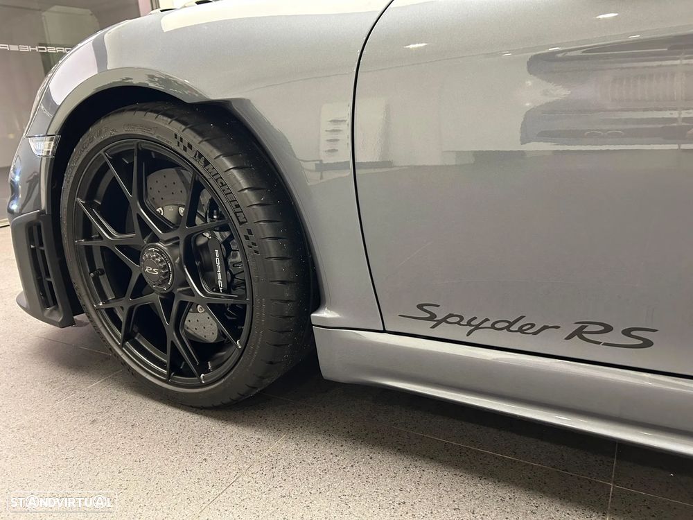 Porsche 718 Spyder - 9