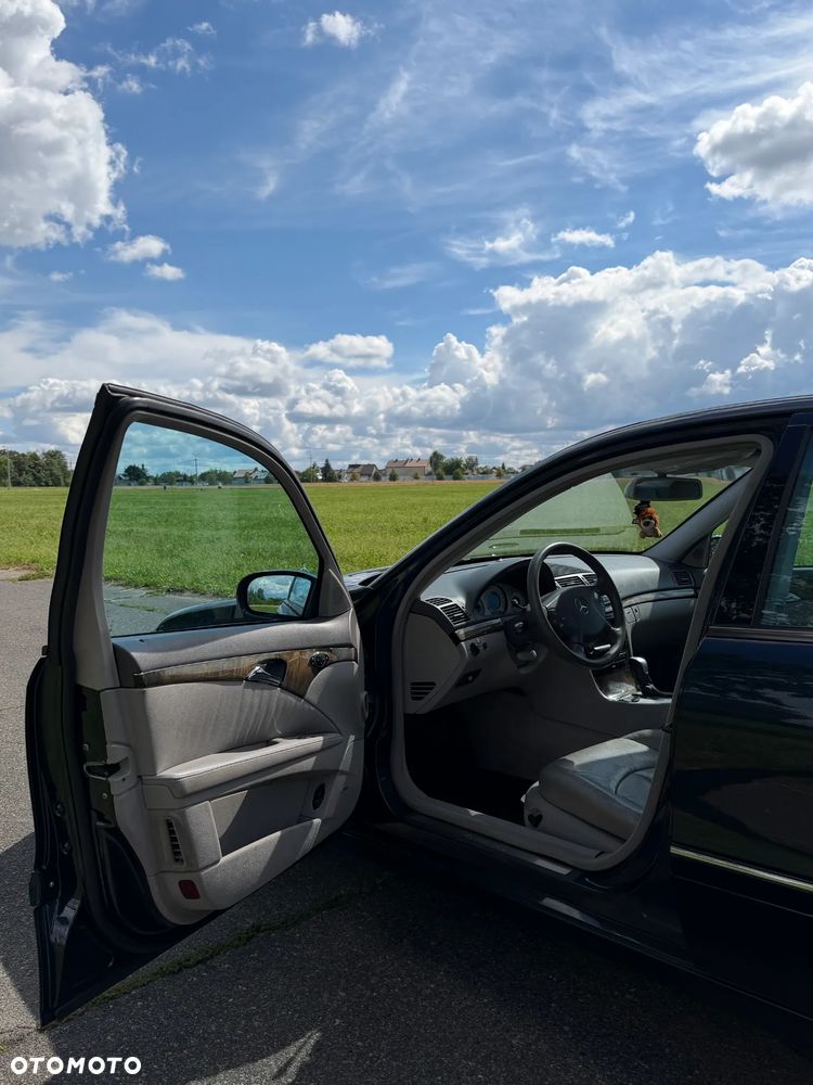 Mercedes-Benz Klasa E 500 7G-TRONIC Avantgarde - 17