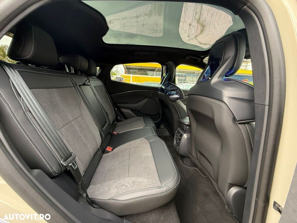 Ford Mustang Mach-E - 15