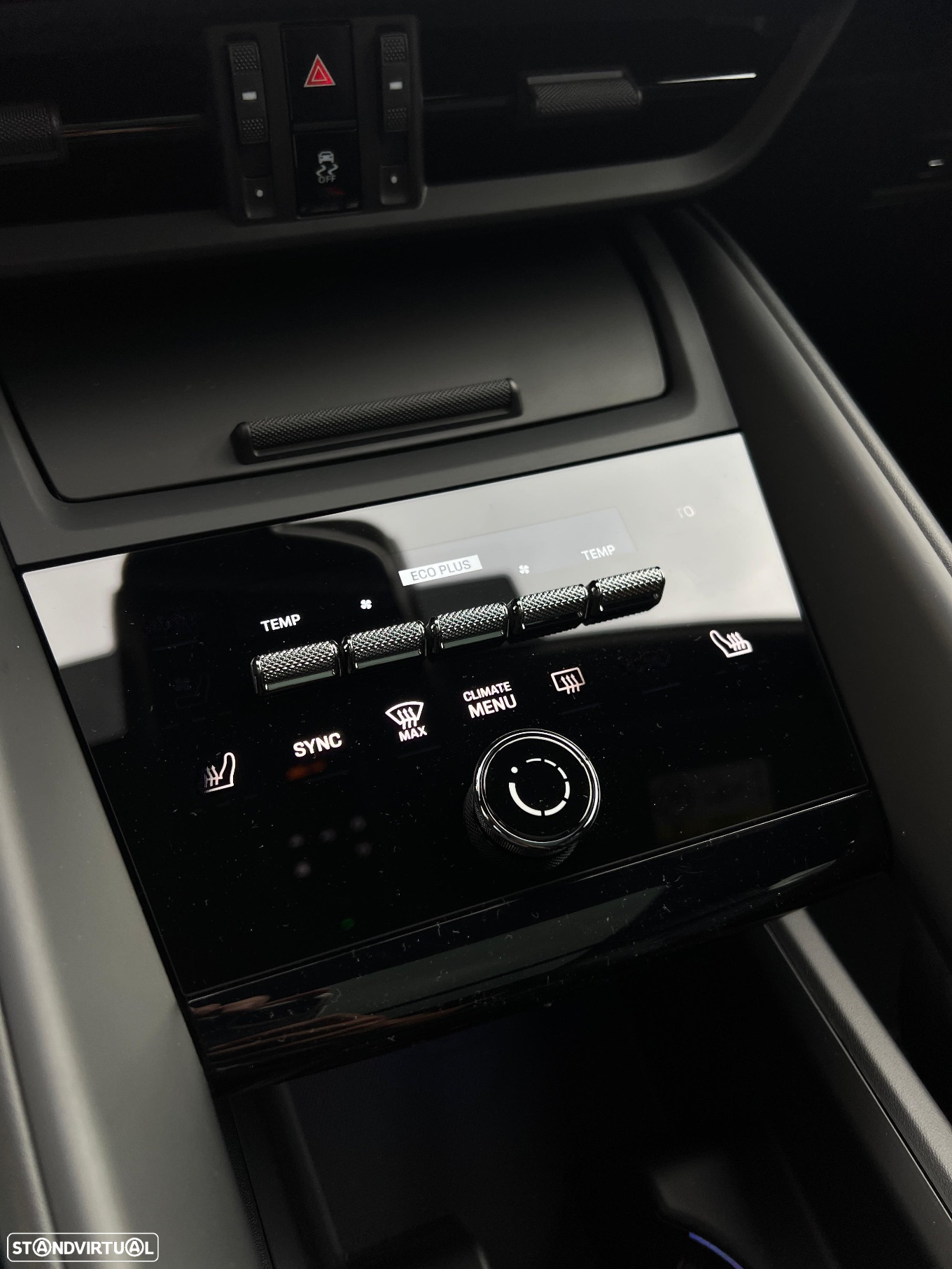 Porsche Macan Electric 4 - 23