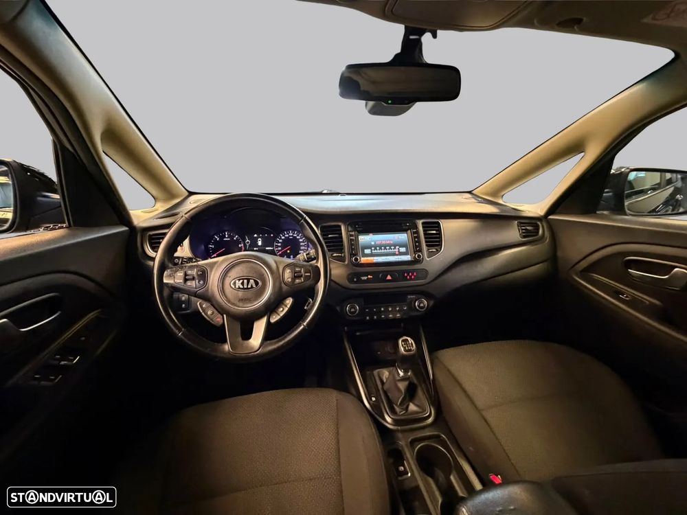 Kia Carens - 12