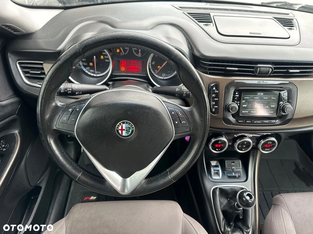 Alfa Romeo Giulietta 2.0 JTDM Distinctive - 11