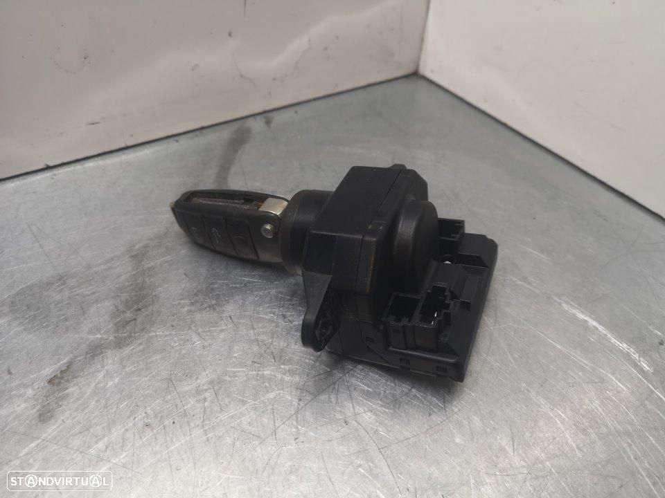 CHAVE DE CONTATO ANTI-ROUBO AUDI A6 BERLINA 4F2 - 1