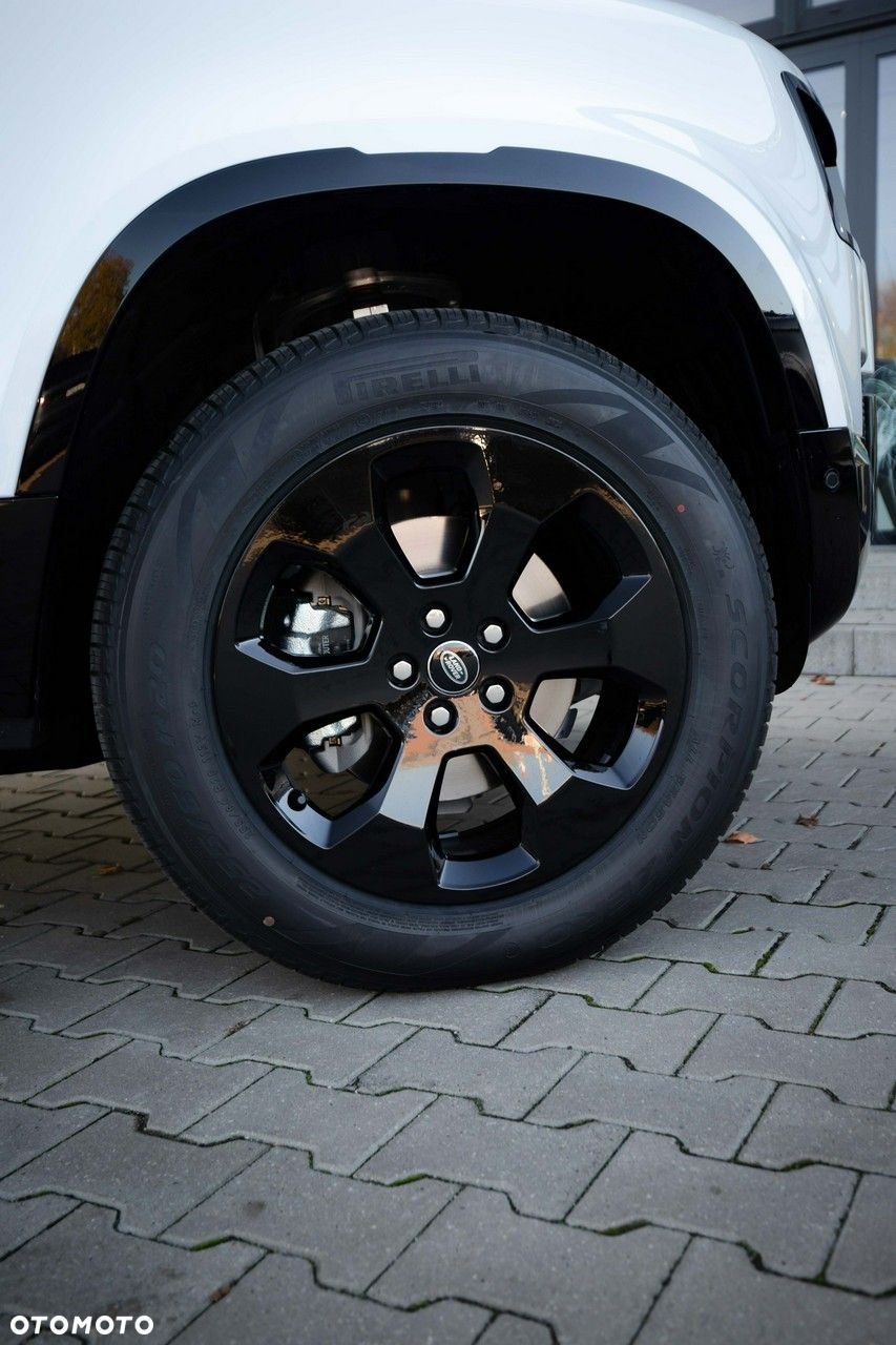 Land Rover Defender - 10