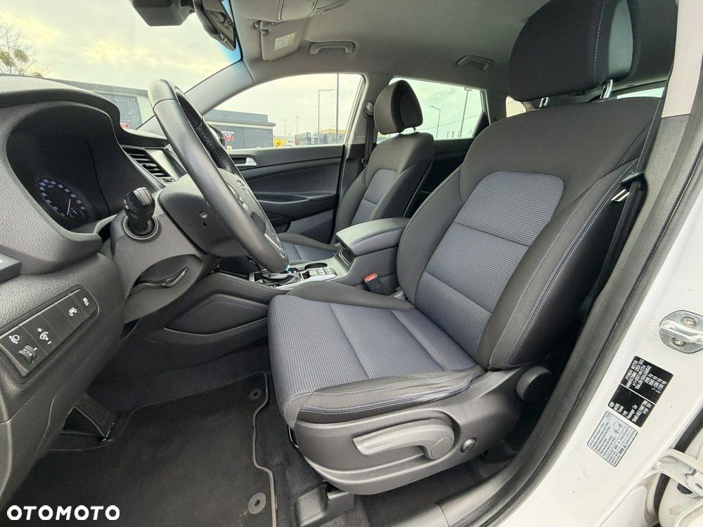 Hyundai Tucson blue 1.7 CRDi 2WD DCT Premium - 17