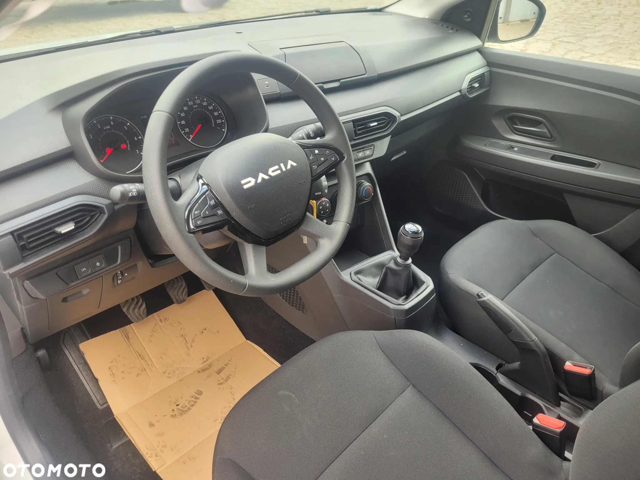 Dacia Sandero - 13