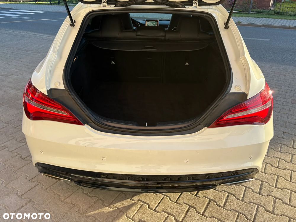 Mercedes-Benz CLA 200 7G-DCT AMG Line - 12