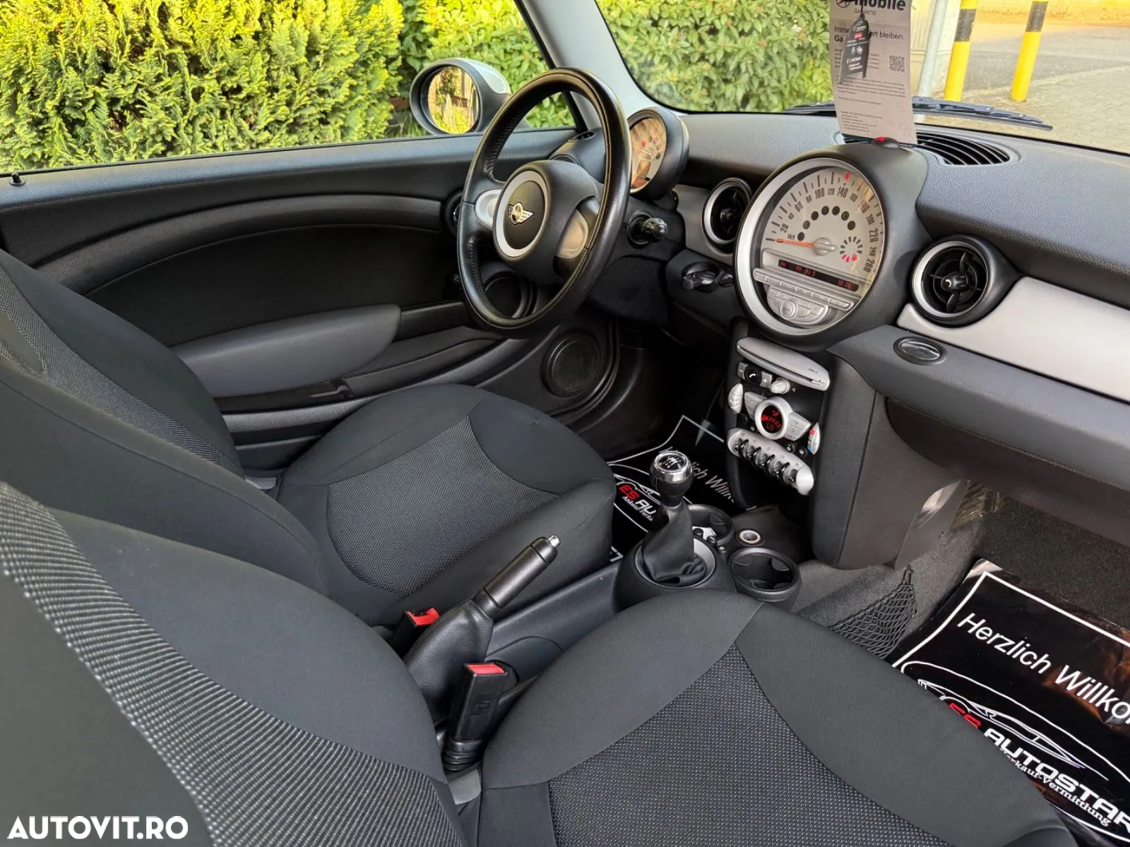Mini Cooper Standard - 4