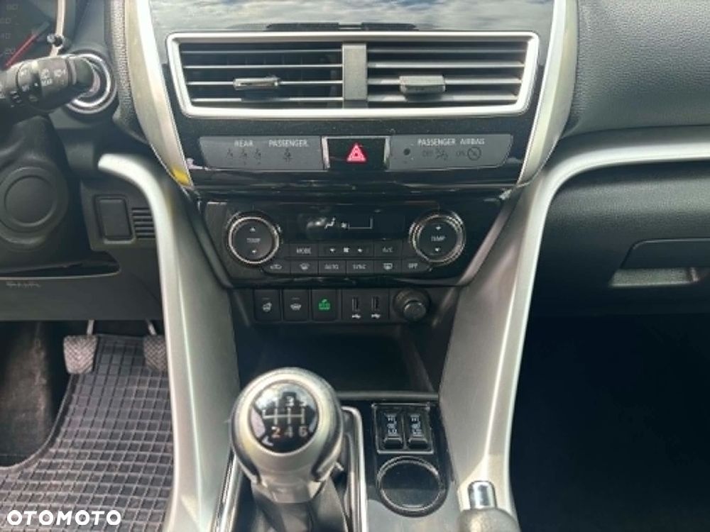 Mitsubishi Eclipse Cross - 21