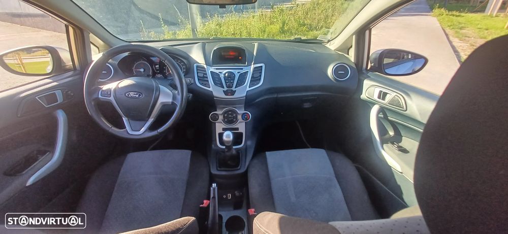 Ford Fiesta - 8