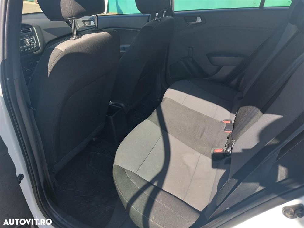 Hyundai i20 - 8