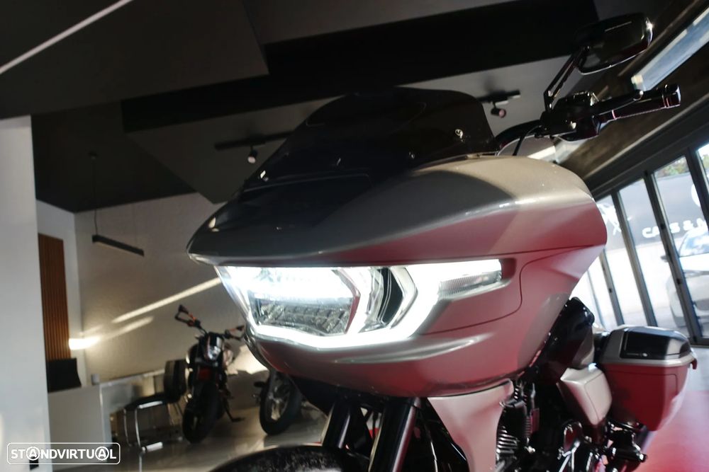 Harley-Davidson Road Glide CVO - 14