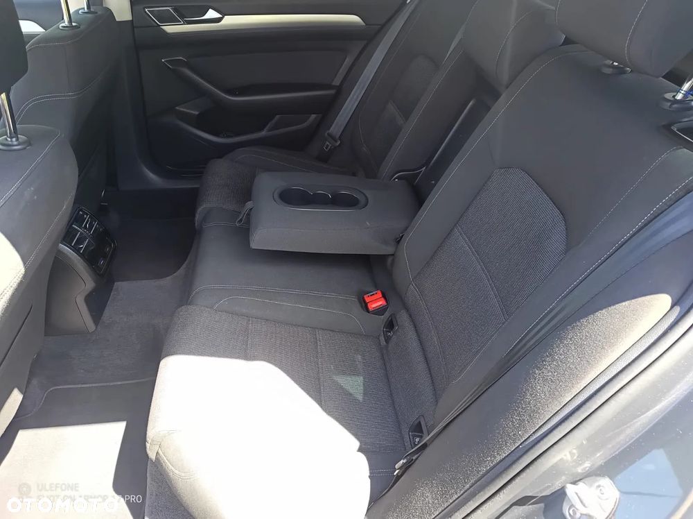 Volkswagen Passat - 13