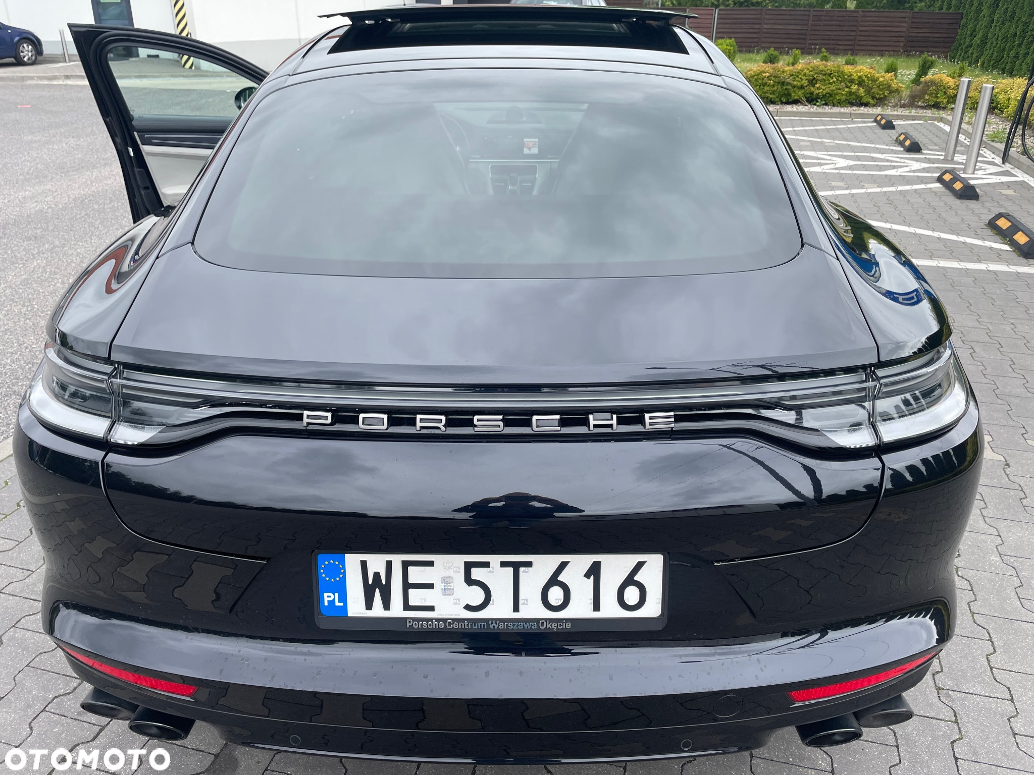 Porsche Panamera 4 Platinum Edition - 16