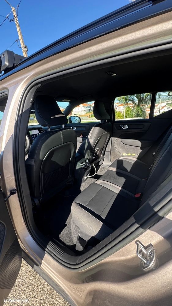 Volvo XC 40 Recharge Twin Plus - 11