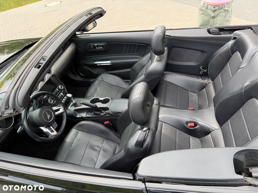 Ford Mustang - 5