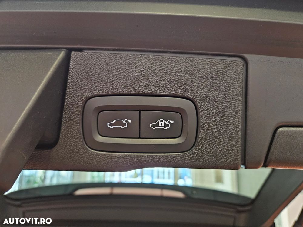 Volvo XC 60 B4 MHEV AT8 AWD Inscription - 16