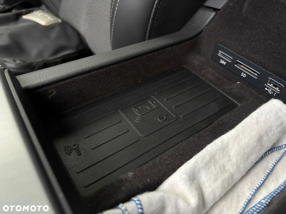 Audi A6 Avant 40 TDI quattro S tronic S line - 37