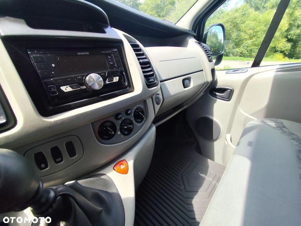 Opel Vivaro L2H1 2.9t - 24