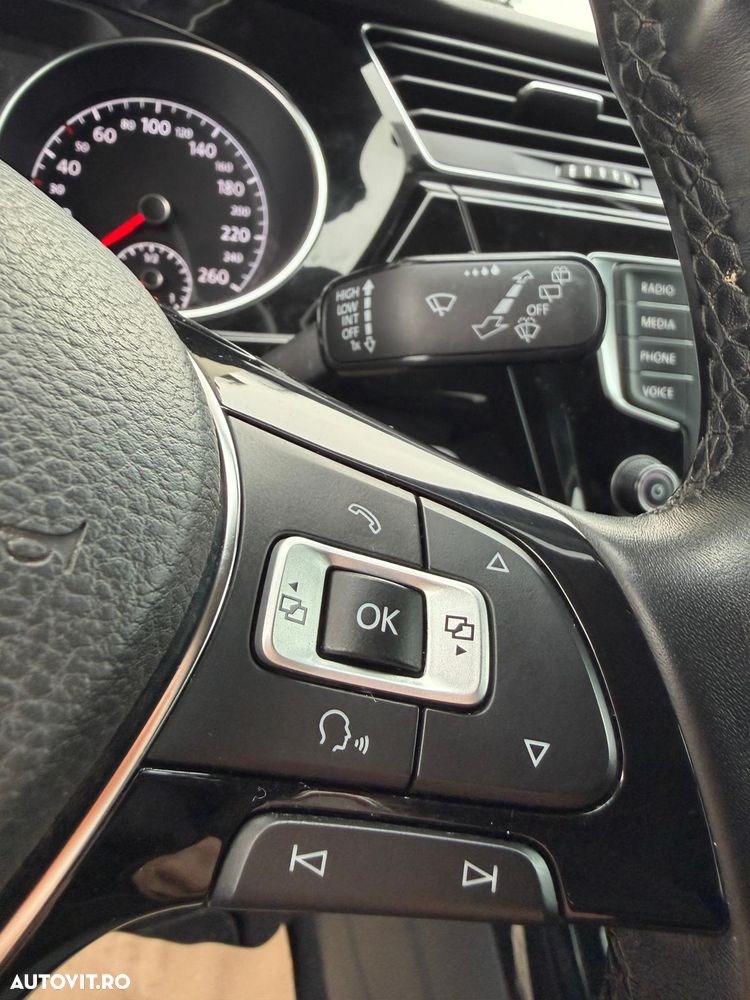 Volkswagen Touran - 19