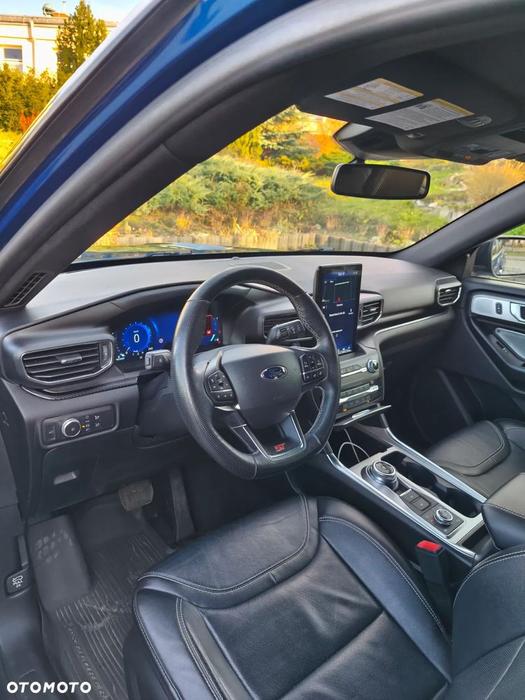 Ford Explorer - 10