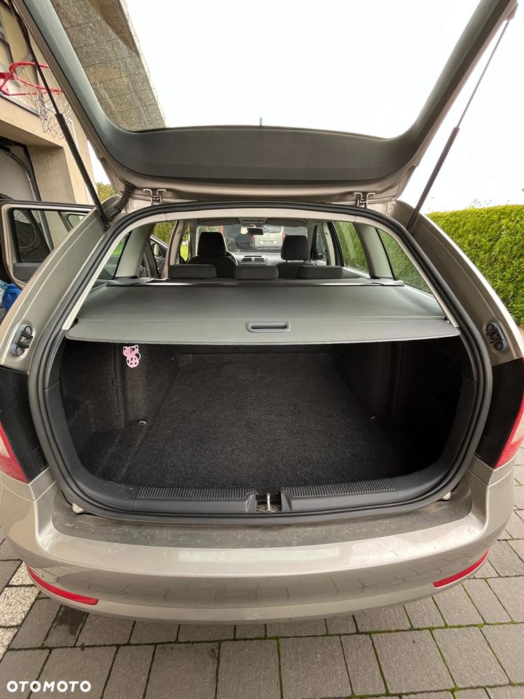 Skoda Octavia 1.6 Combi Aktionsmodell - 13