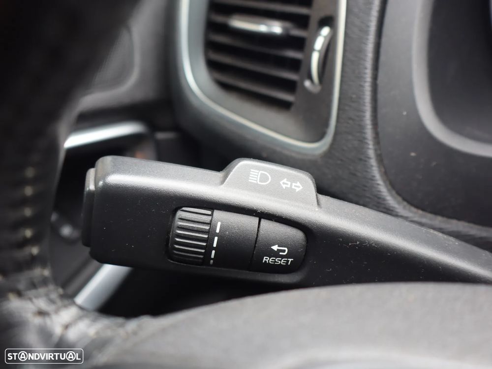 Volvo V40 D2 Kinetic - 14