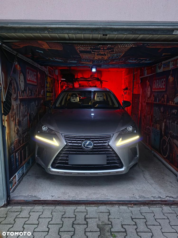 Lexus NX 300h Elegance AWD - 1