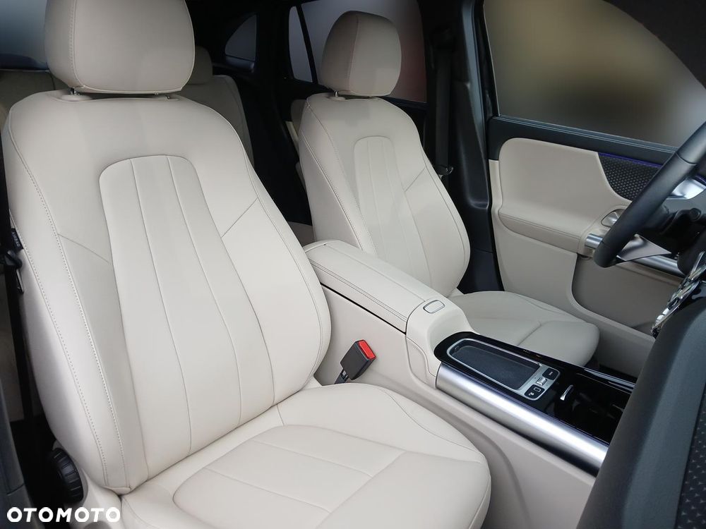 Mercedes-Benz GLA 200 Progressive - 16