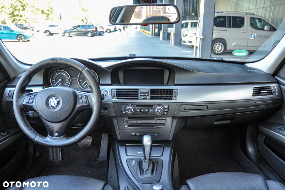 BMW Seria 3 325i - 10