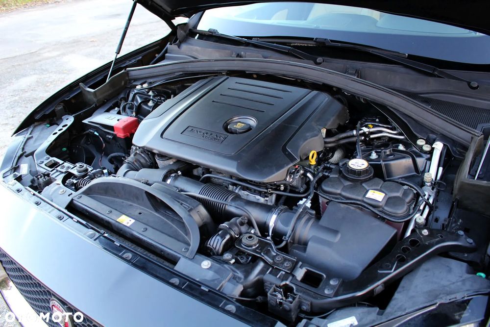 Jaguar F-Pace 2.0 i4D AWD Prestige - 25