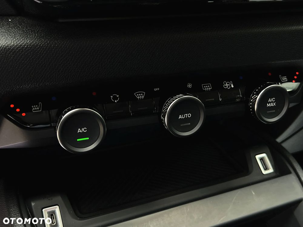 Citroën C4X PureTech 100 Stop&Start FEEL - 29