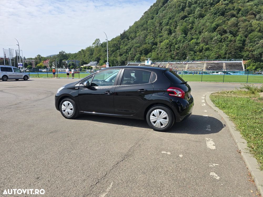 Peugeot 208 - 3